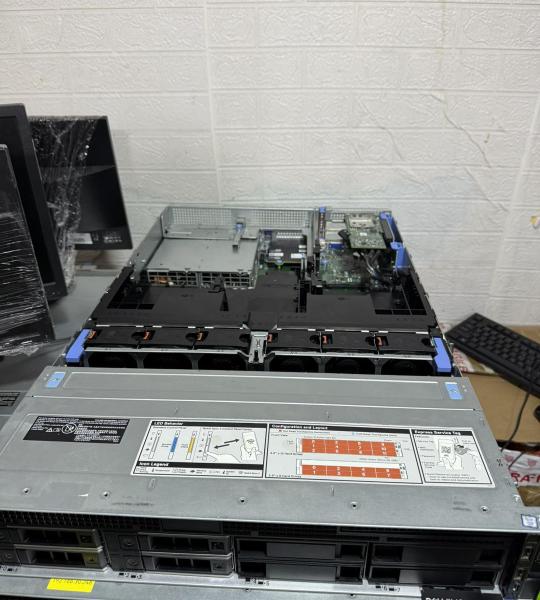 Dell PowerEdge R740 -3.5” Disk 8 Bays